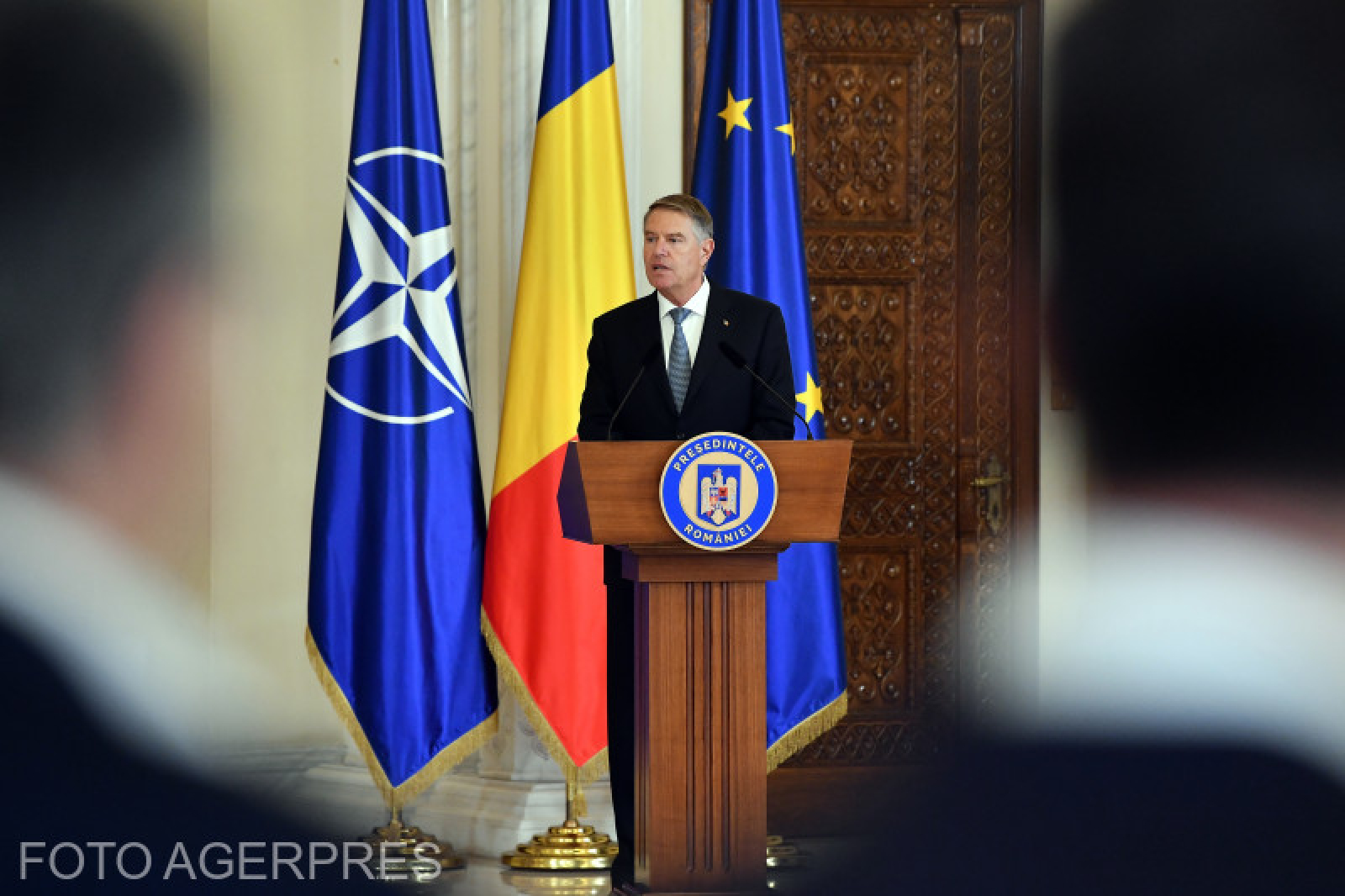 Președintele CCR și doi judecători, decorați de Iohannis. Bogdan Chirieac: Arată ca o cumpărare a distinșilor membri ai Curții Constituționale