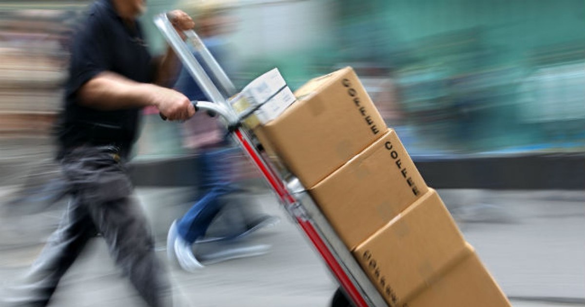 Serviciul de poştă american nu mai acceptă colete din China și Hong Kong