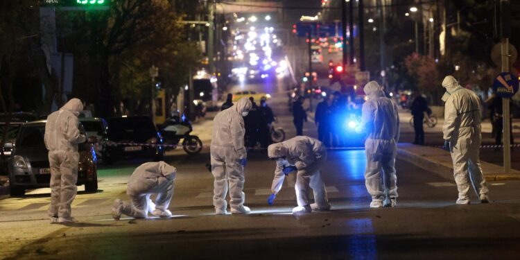 O bombă a explodat în fața sediului Hellenic Train, compania implicată în cel mai mare dezastru feroviar din istoria Greciei