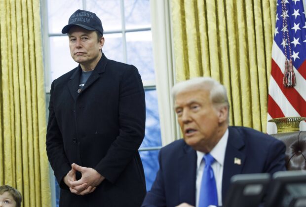 Consilierul lui Trump a respins comentariile făcute de Elon Musk în privința tarifelor: „Este un asamblor de mașini”