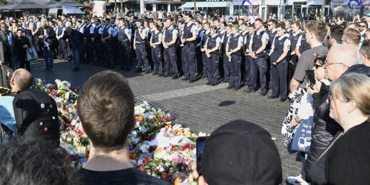 Germania investighează o posibilă „influență din străinătate” în valul de atacuri / Cel din Mannheim, căutat pe internet de conturi rusești înainte să se producă