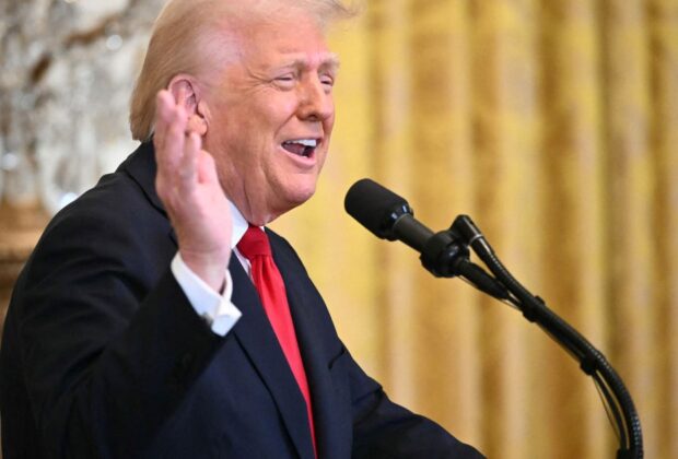 Peste 50 de țări cer negocieri cu SUA pe tema noilor taxe vamale, susține Casa Albă. UE se pregătește să riposteze