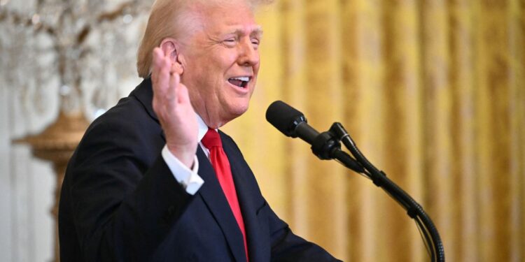 Peste 50 de țări cer negocieri cu SUA pe tema noilor taxe vamale, susține Casa Albă. UE se pregătește să riposteze