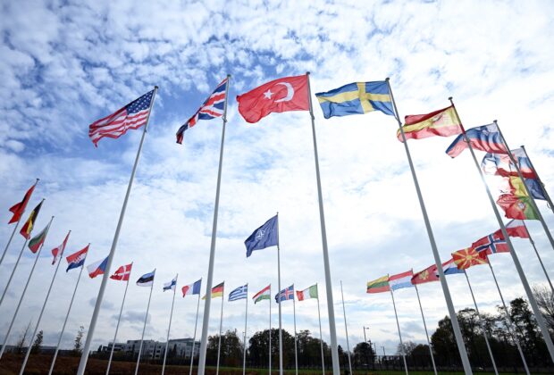 Reuniunea NATO, marcată de incertitudinea legată de perspectivele unei păci în Ucraina. Mai multe țări vor ca Rusia să primească un termen limită