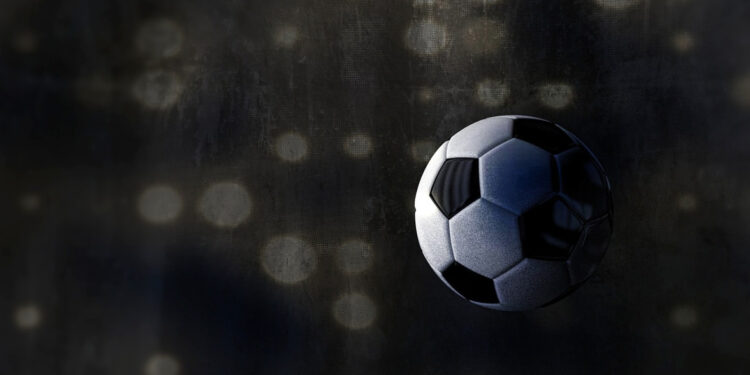 Fostul fotbalist declarat decedat dintr-o eroare, premiat de echipa care a produs gafa