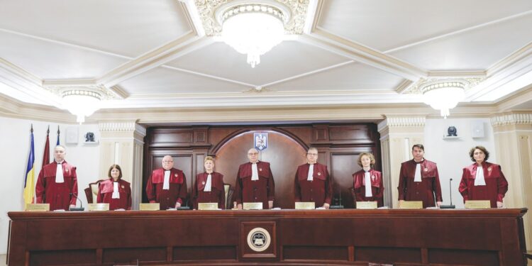 Veniturile de nababi ale judecătorilor CCR. Ce sporuri și beneficii au aceștia