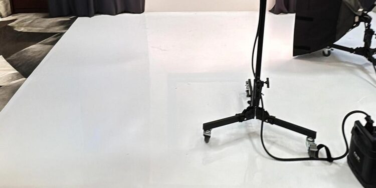 După trei zile de show-uri caracterizate de stil și eleganță, Mercedes-Benz Bucharest  Fashion Week se închide cu o petrecere surprinzătoare organizată de IQOS