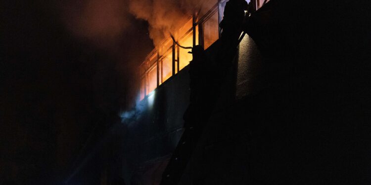 „Moscova disprețuiește eforturile diplomatice ale partenerilor”, afirmă Zelenski, pe măsură ce Rusia și Ucraina se acuză reciproc de atacuri asupra infrastructurii energetice