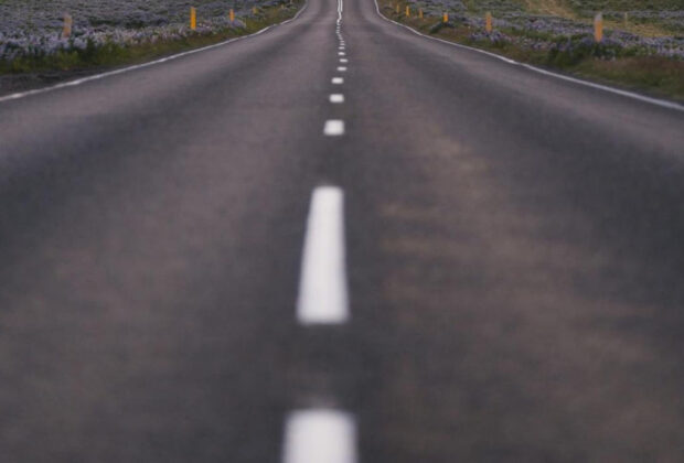 Paradox în legislaţia românească. Nu au permis de conducere, dar sunt obligaţi să meargă pe şosea