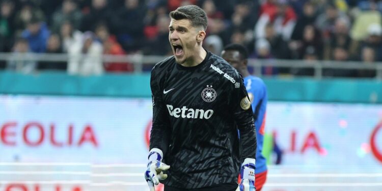 După ce l-a distrus în direct pe Târnovanu, Gigi Becali i-a anunțat suma de transfer: „Să-i mulțumească lui Dumnezeu că a ținut cu el”