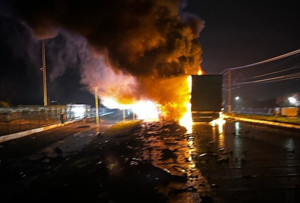 Tragedie pe DN7, în județul Arad. Doi șoferi au murit, după ce autocamioanele lor s-au ciocnit