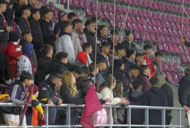 Scandări halucinante în Giulești: ce au strigat copiii din galerie + Mesajul „infiltrat” de Peluza Nord la Rapid