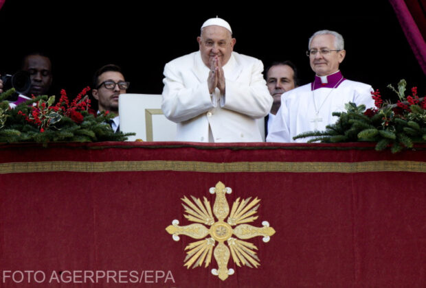 Papa Francisc s-a întors la Vatican după mai bine de o lună de spitalizare, dar rămâne departe de privirile publicului
