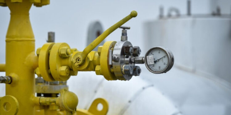 Senatul aprobă continuarea plafonării prețurilor la energie și gaze: Ce modificări aduce noul proiect