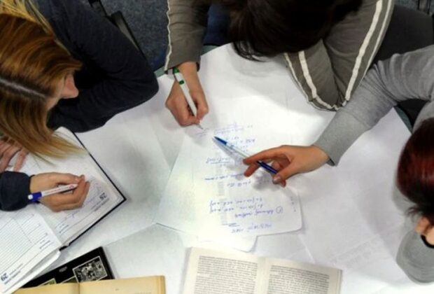 Dezbatere: „Cât vă costă meditațiile lunare din învățământul «gratuit»?”