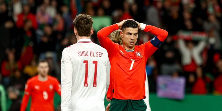 Cristiano Ronaldo, făcut praf în Portugalia, după ce a ratat un penalty cu Danemarca: ”Scadalos” / ”Lasă fotbalul!”