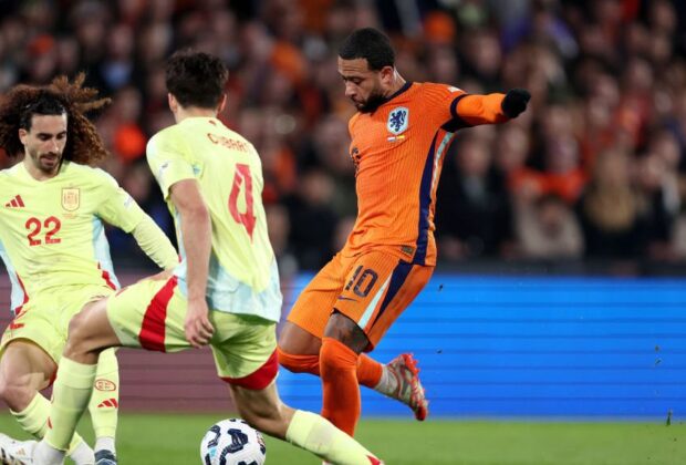 Probleme FC Barcelona! Un titular din apărare a ieșit accidentat în prima repriză din Olanda