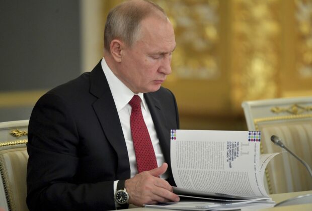 INTERVIU Omul care l-a creat pe Putin: Dacă vreți să vedeți viitorul Europei, citiți Supunere, de Houellebecq. Ne vom extinde în toate direcțiile!