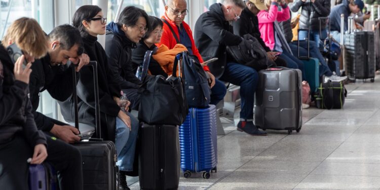 Cel mai aglomerat aeroport din Europa, închis toată ziua de vineri din cauza unui incendiu / Efect în cascadă pentru companiile aeriene din toată lumea: „Vor fi câteva zile haotice”