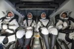 Astronauții blocați nouă luni în spațiu s-au întors pe Pământ. Ce efecte asupra organismului a avut perioada neașteptat de lungă