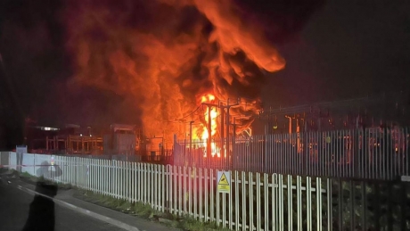 VIDEO Aeroportul Heathrow din Londra, închis din cauza unui incendiu puternic la o staţie electrică din apropiere
