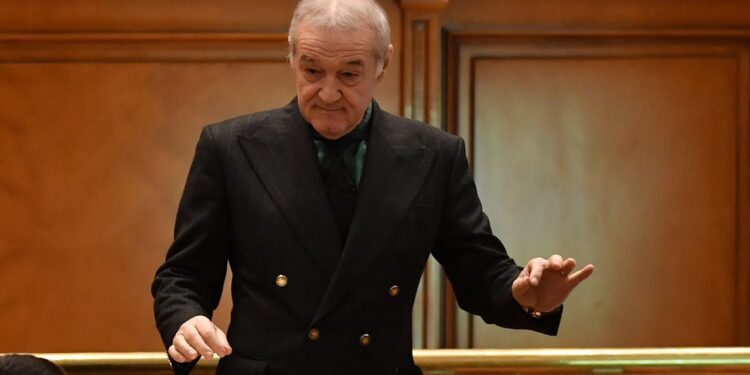 Gigi Becali a rupt prietenia cu George Simion: „Nu-l mai susțin. A zis să merg la oi, la biserică și la fotbal”