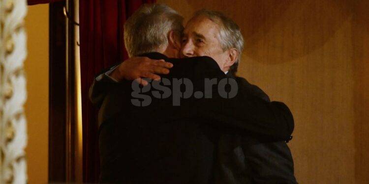 Boloni a urcat pe scenă și toată lumea a amuțit timp de 15 minute: „Eram fericit și încă sunt!” » Valentin Ceaușescu a început să plângă în timpul discursului