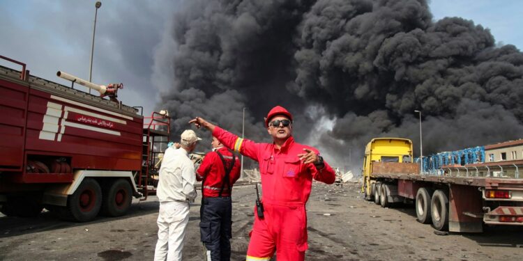 VIDEO Cel puțin 281 de răniți după o explozie violentă într-un port din Iran