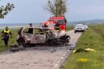 VIDEO Clipe de coșmar: Un bărbat a murit pe loc după ce a rămas blocat în mașina care i-a fost cuprinsă de flăcări