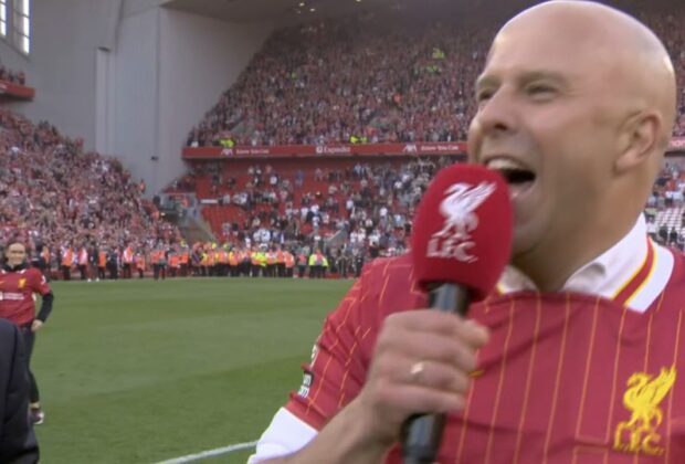 Ce moment pe Anfield! Arne Slot a luat microfonul și a scandat numele lui Klopp după ce Liverpool a devenit campioană