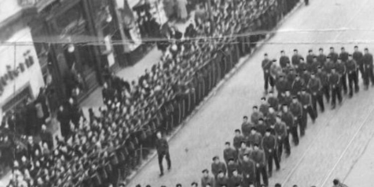 De ce îi ura Carol al II-lea pe legionari. De cine s-a folosit pentru a-l aresta pe Corneliu Zelea Codreanu