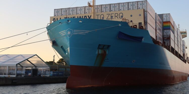 Companiile aeriene și cele de transport de marfă, puternic afectate de războiul comercial