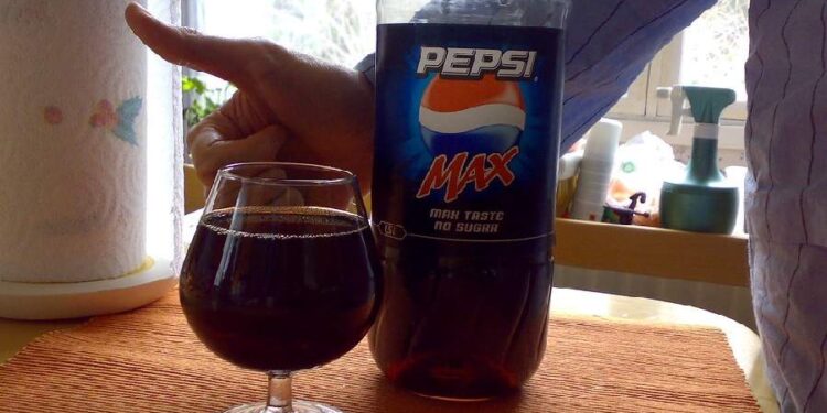 Tradiții uitate. Tot mai puțini români beau vinul cu Pepsi