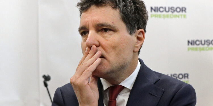 Cine-l finanțează pe Nicușor Dan să fie președinte