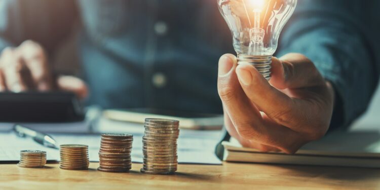 Ce șanse au antreprenorii să evite dublarea costurilor cu energia electrică de la 1 iulie? Fonduri de peste 300 milioane de euro pentru energie verde