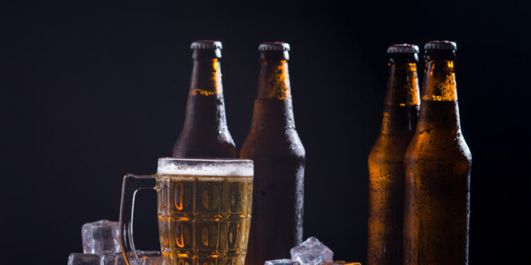 Ce se întâmplă cu dinții tăi dacă bei alcool