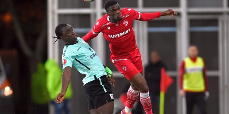 Josue Homawoo a plecat de la Dinamo și a fost prezentat de noua echipă: doi ani de contract