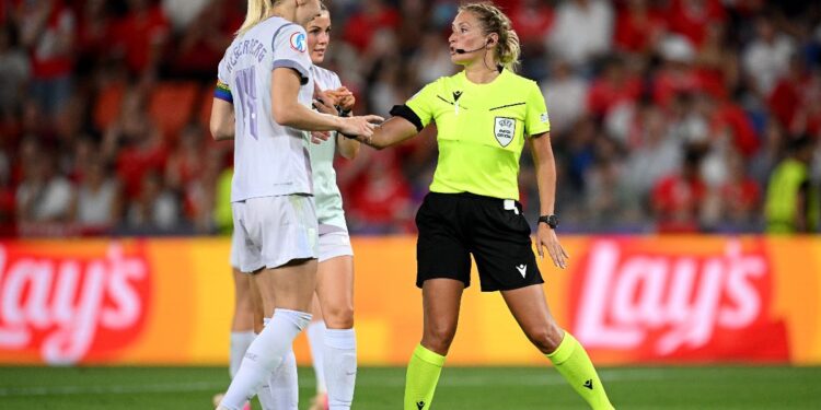 S-a încheiat prima seară de la Euro 2025 de fotbal feminin. Meci infernal pentru Alina Peșu