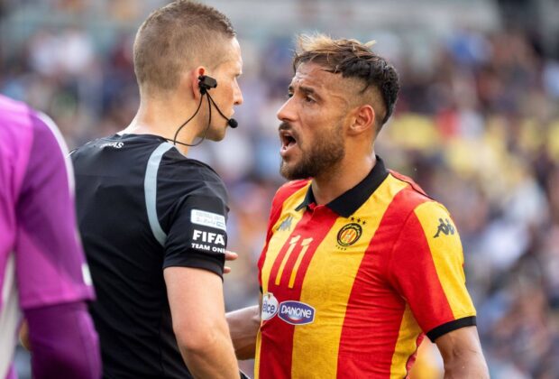 Fostul elev al lui Reghecampf, arestat după ce s-a bătut în avion, într-o cursă Air France