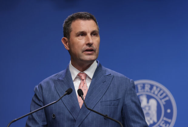 Vicepremierul Tanczos arată către vinovații pentru deficitul bugetar: „Cei care au plătit salarii și pensii în plus”