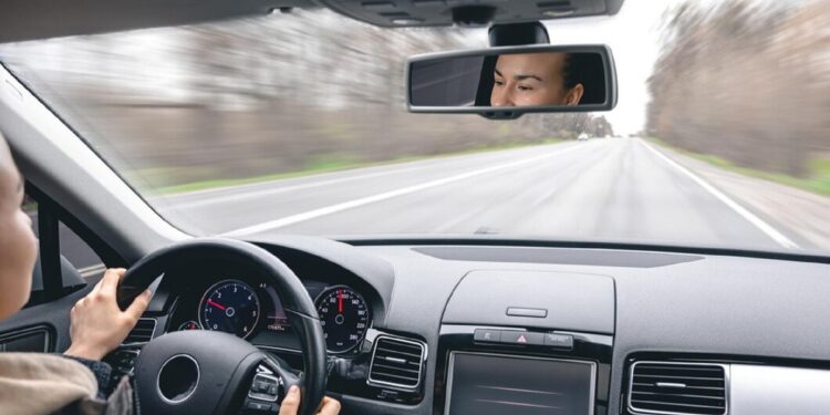 Ponturi pentru șoferii care merg în vacanță cu mașina, pentru a ajunge în siguranță la destinație: „Distanța corectă este jumătatea în metri a vitezei pe care o ai”