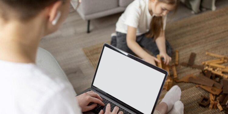 Țara care interzice accesul copiilor pe rețelele sociale. Peste un milion de conturi ale celor sub 16 ani vor fi șterse