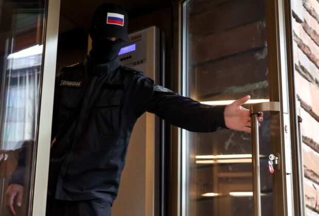 Fostul „rege al bananelor” din Rusia, care acum conduce două din cele mai renumite teatre din țară, a intrat în vizorul procurorilor