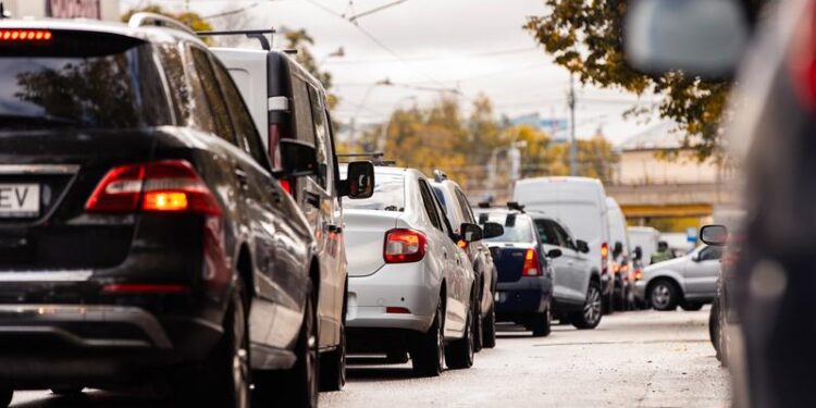 ULTIMA ORĂ Bucureștiul se pregătește să interzică cele mai poluante autovehicule – sunt vizate mașinile vechi și cele diesel. Va fi stabilită o zonă cu emisii reduse (LEZ)