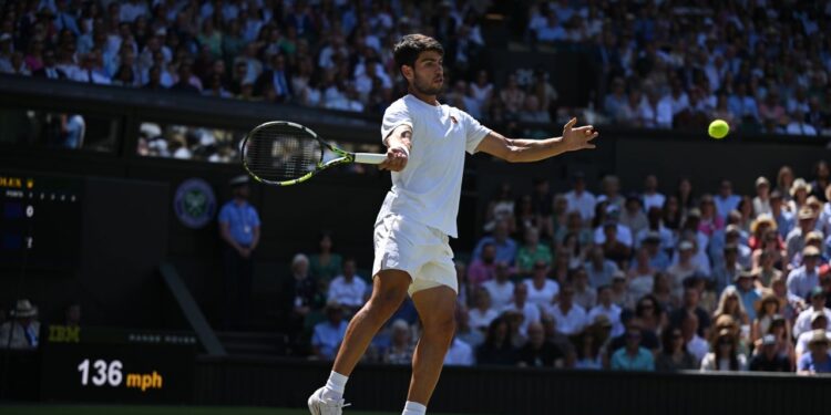 Așa joacă „noul Federer”, Alcaraz, într-o finală de Wimbledon. Mingea de set uluitoare pe care a câștigat-o