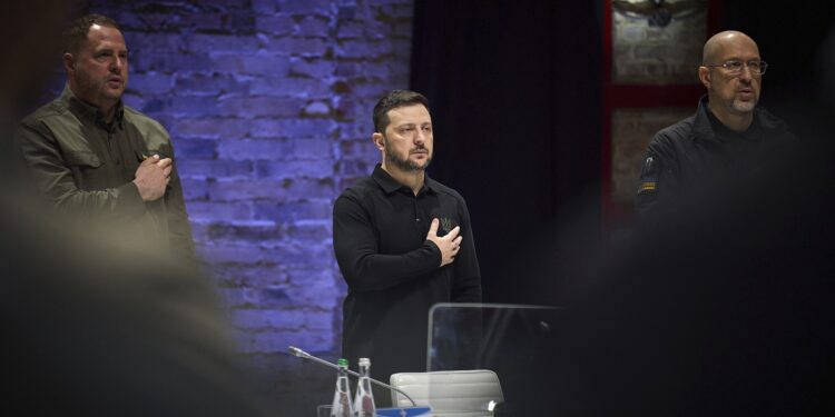 Invocând „imensa lui experiență”, Zelenski anunță oficial cine va fi noul ministru al Apărării, în cea mai amplă remaniere de la începutul războiului