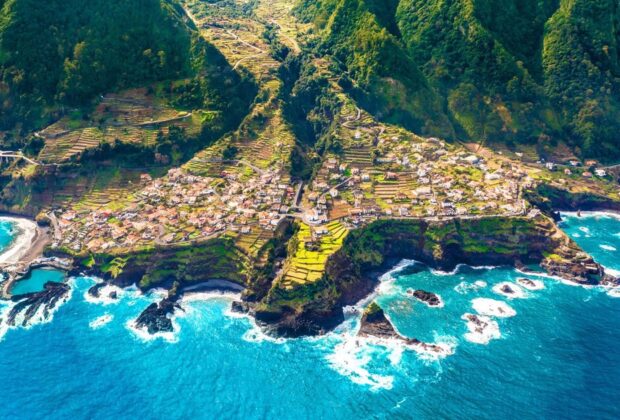 Concediile în afara țării, tot mai inaccesibile: peste jumătate dintre români nu-și permit o săptămână de vacanță