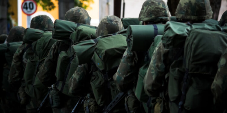 Se va introduce serviciul militar obligatoriu? Precizările ministrului Apărării