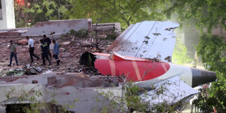 Noi detalii din ancheta privind prăbușirea avionului Air India. Căpitanul ar fi oprit alimentarea motoarelor