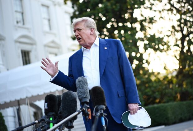 „Este o sumă ridicol de mare”. Cât cere Trump în procesul de calomnie contra „inutilului ziar de doi bani”